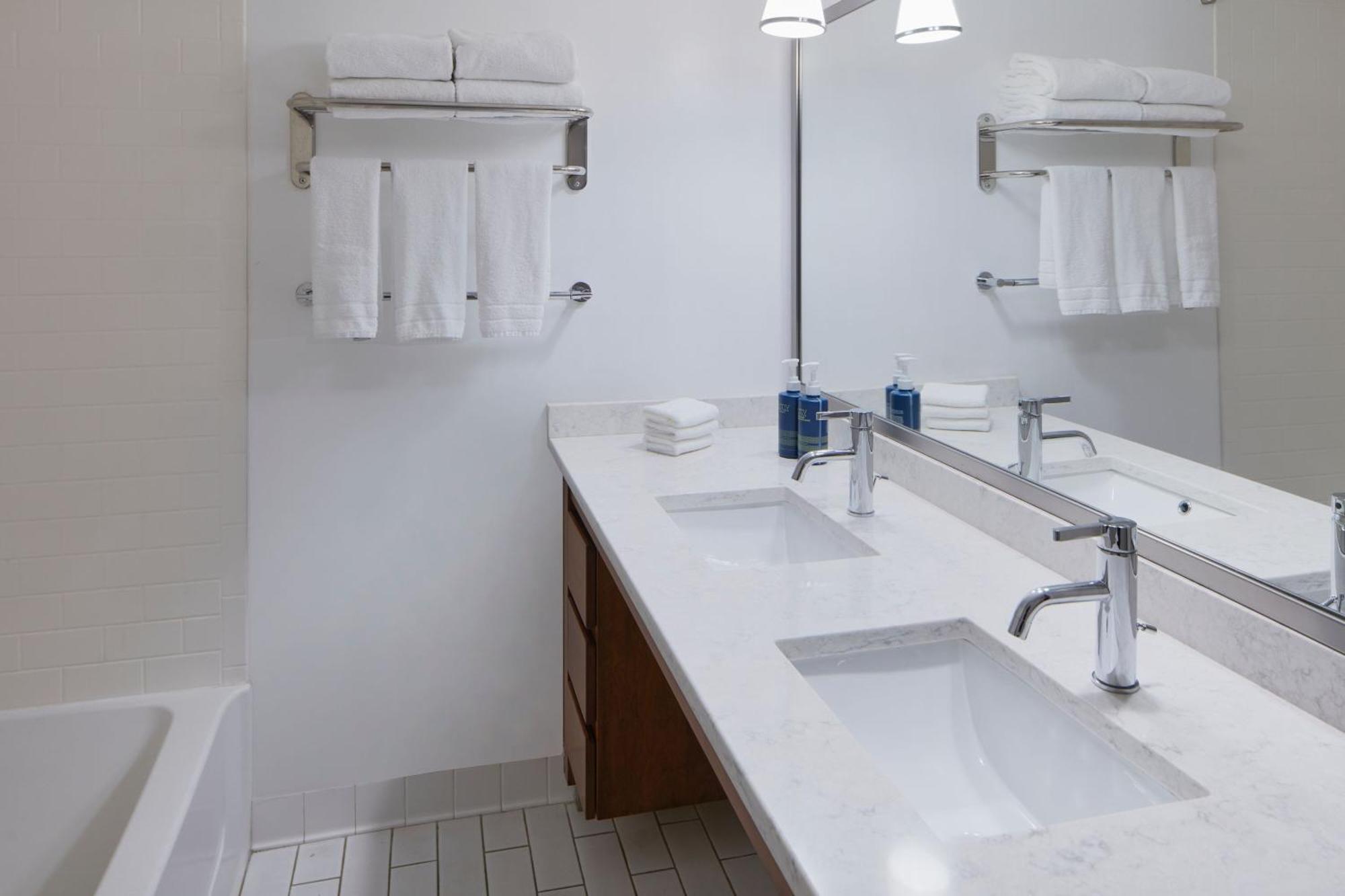 Four Points By Sheraton Virginia Oceanfront