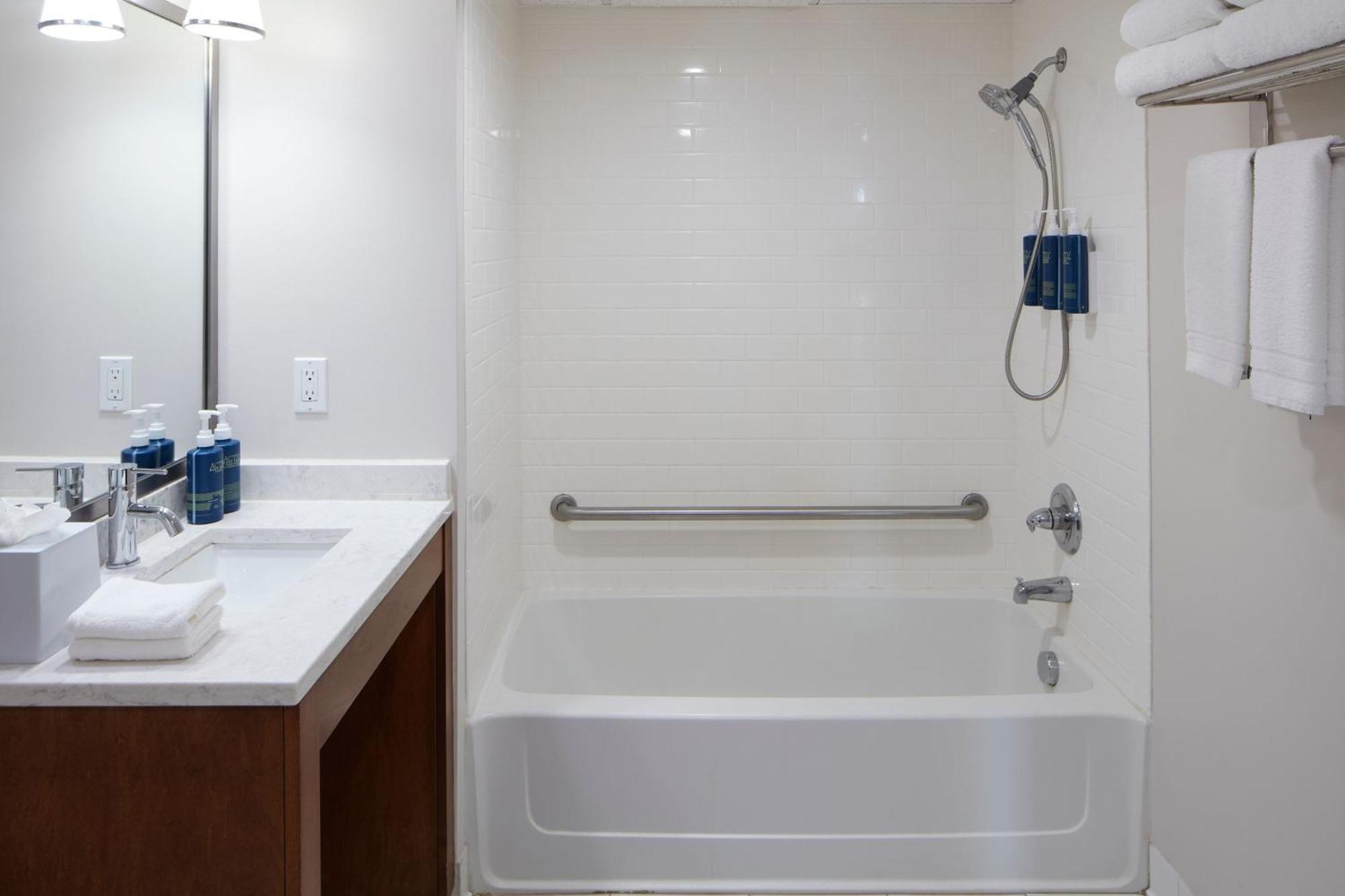 Four Points By Sheraton Virginia Oceanfront Hotel