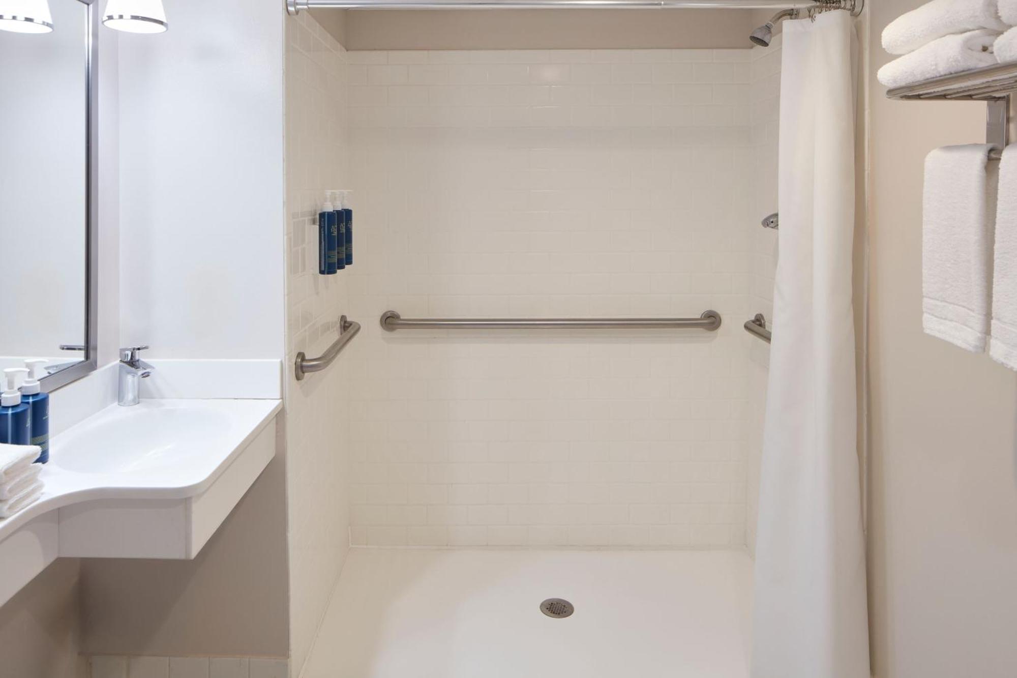 Four Points By Sheraton Virginia Oceanfront