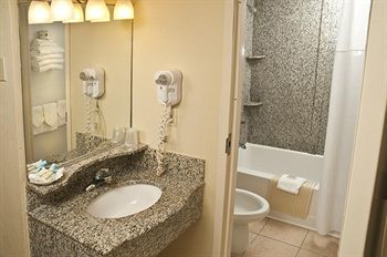 Four Points By Sheraton Virginia Oceanfront Hotel