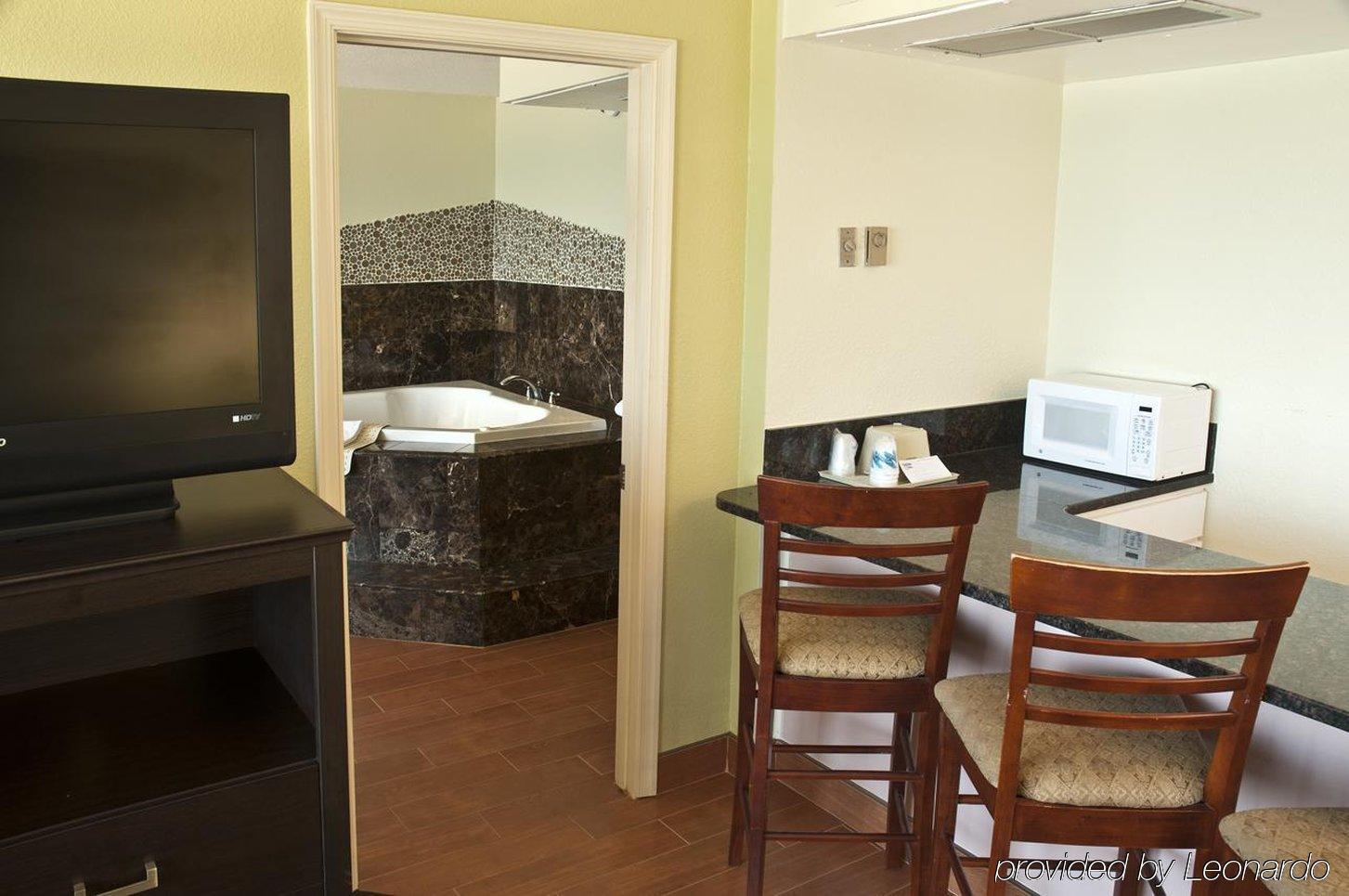 Four Points By Sheraton Virginia Oceanfront